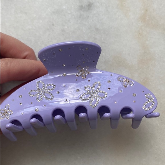 Emi Jay Claw Clip - Picture 3 of 4